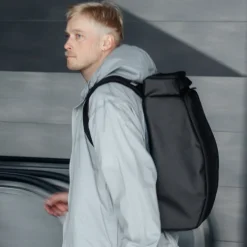 D__b__ Hugger Backpack 30L