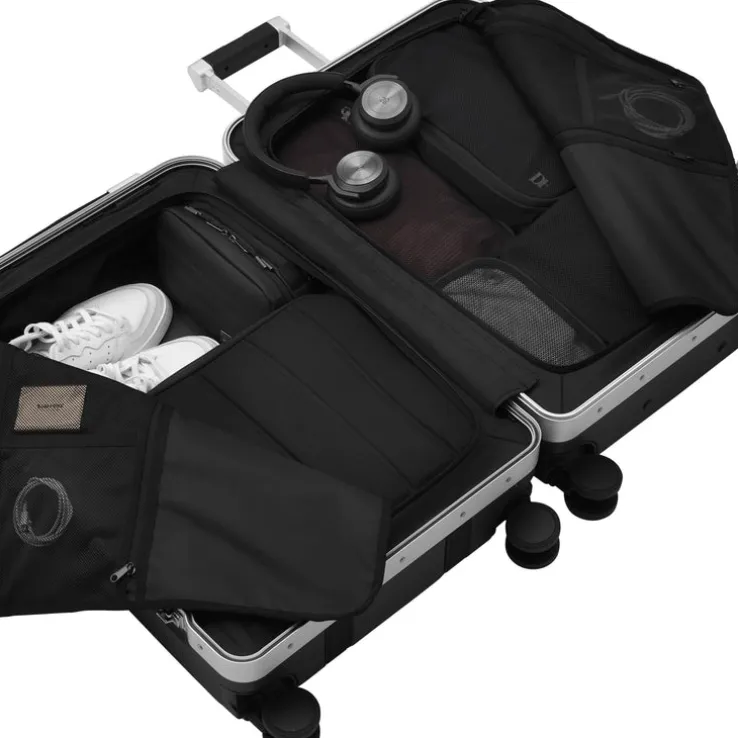 D__b__ Ramverk Pro Check-in Luggage Medium