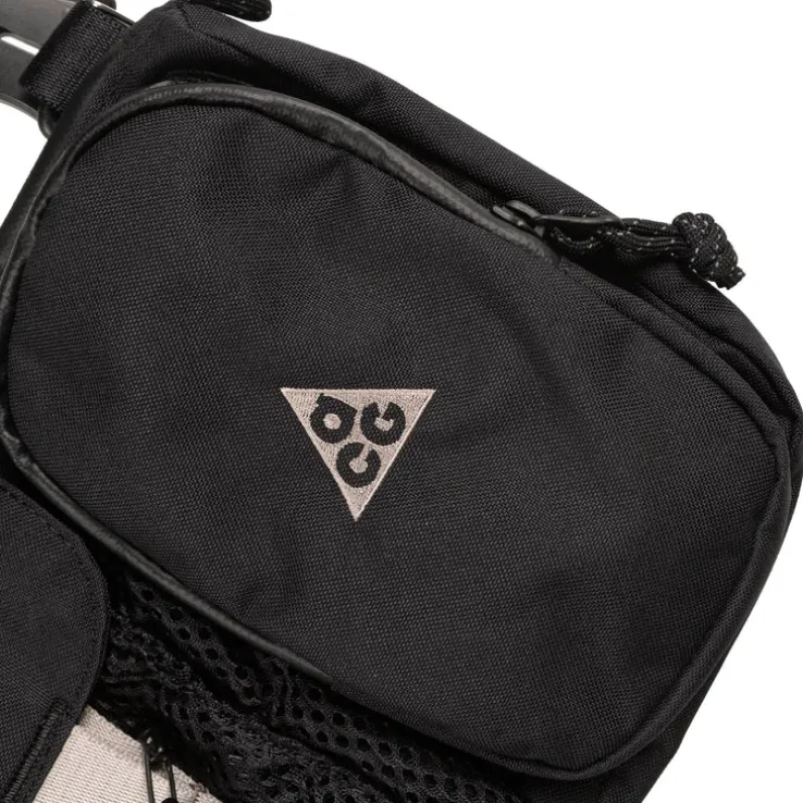 Nike ACG "Daymax" Crossbody Bag (3L)