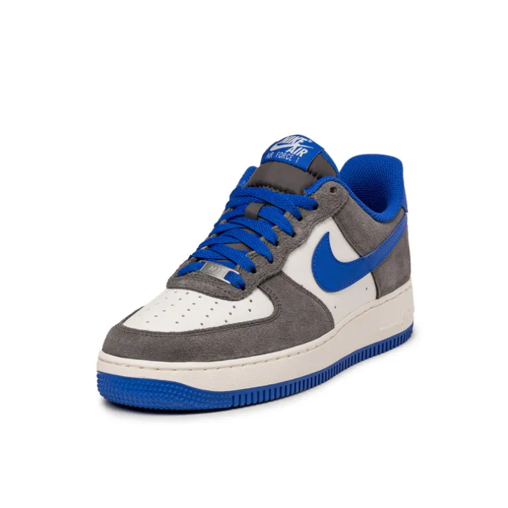 Nike Air Force 1 '07 LV8