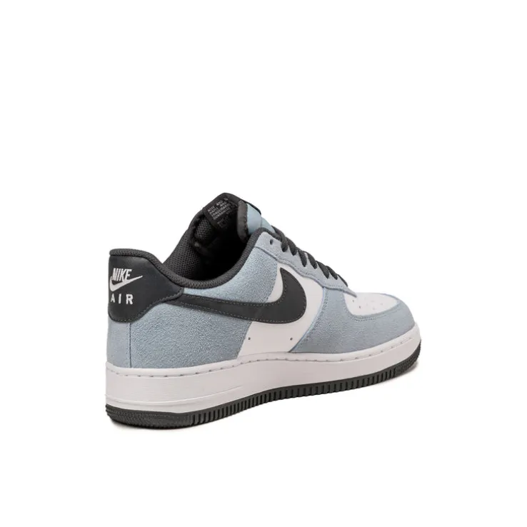 Nike Air Force 1 '07 LV8