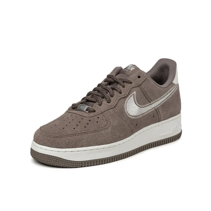 Nike Air Force 1 '07 LV8