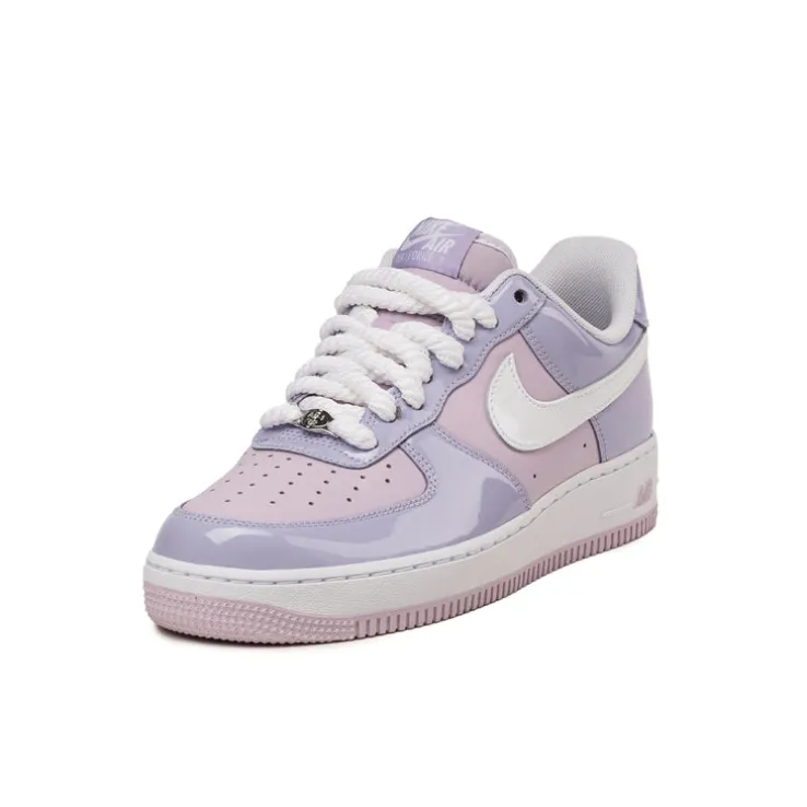 Nike Air Force 1 '07 LV8