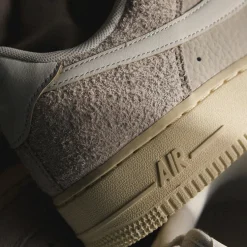 Nike Air Force 1 '07 LX