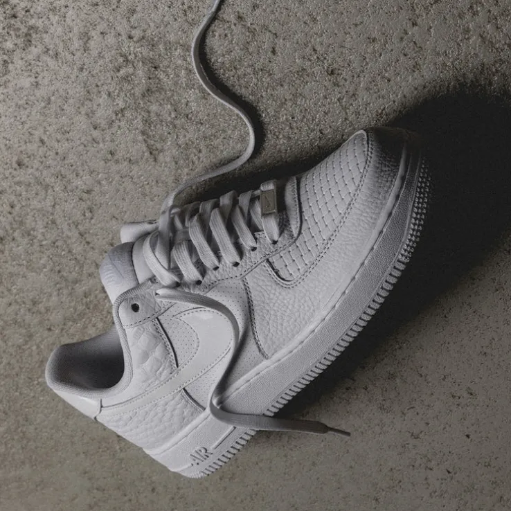 Nike Air Force 1 '07 LX