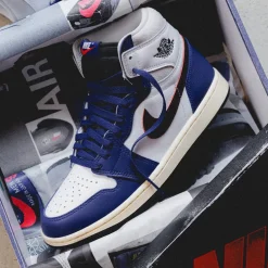 Nike Air Jordan 1 Retro High OG *Rare Air*