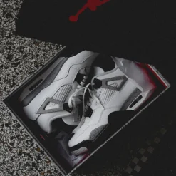 Nike Air Jordan 4 Retro *White Cement*