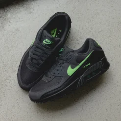 Nike Air Max 90
