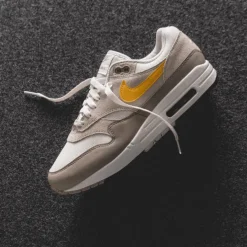 Nike Air Max 1 Essential