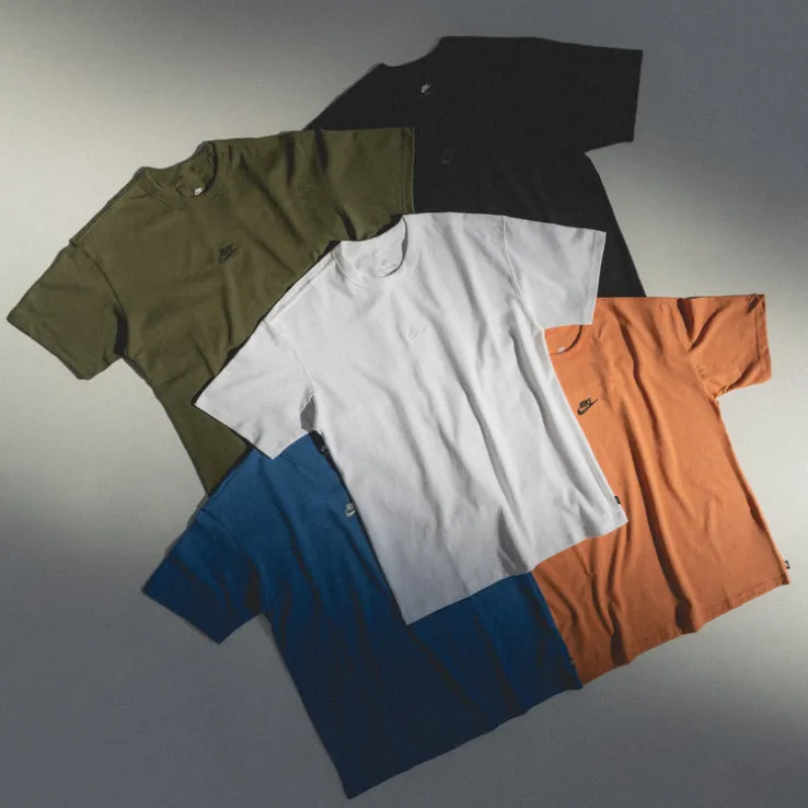Nike Premium Essentials Tee