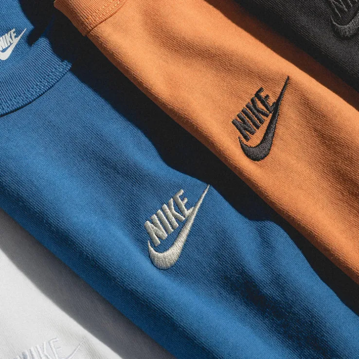 Nike Premium Essentials Tee