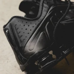 Nike Shox R4