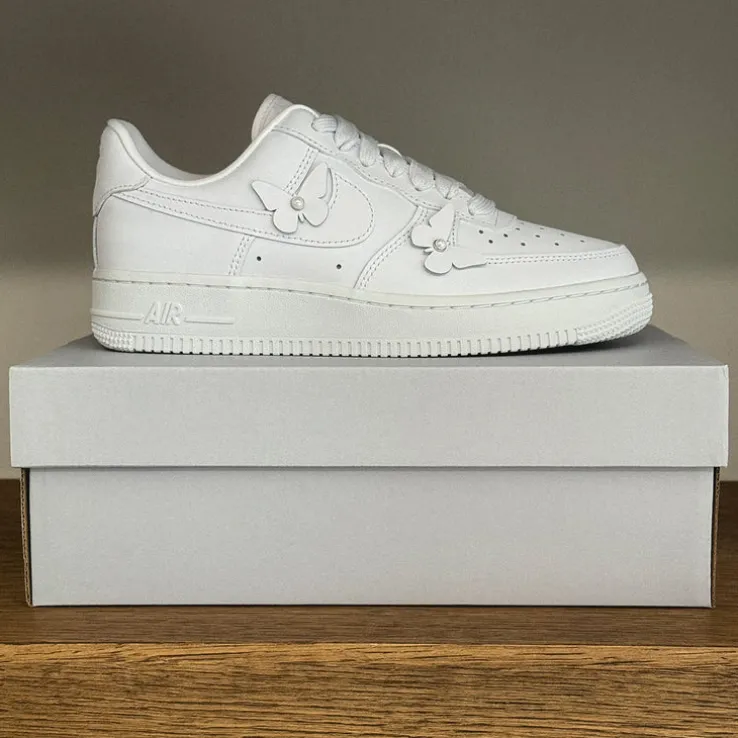 Nike Wmns Air Force 1 ’07