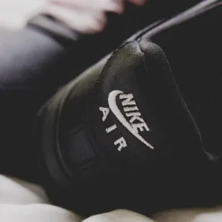 Nike Wmns Air Force 1 ’07 LV8