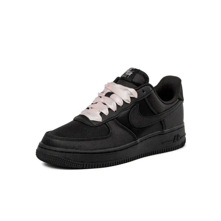 Nike Wmns Air Force 1 ’07 LV8