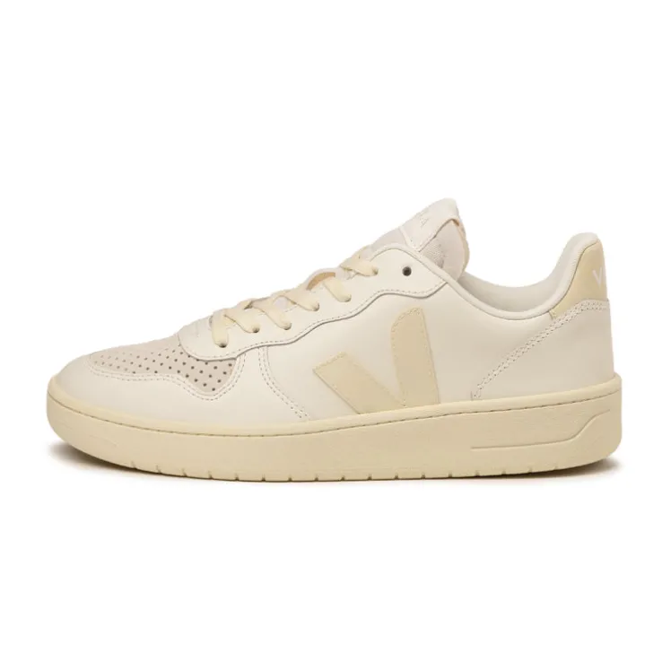 Veja V-10 Leather
