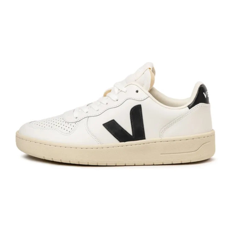Veja V-10 Leather