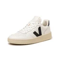 Veja V-10 Leather
