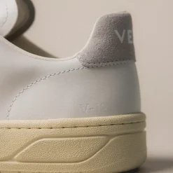 Veja V-12 Leather