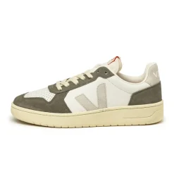 VEJA V-82 Leather