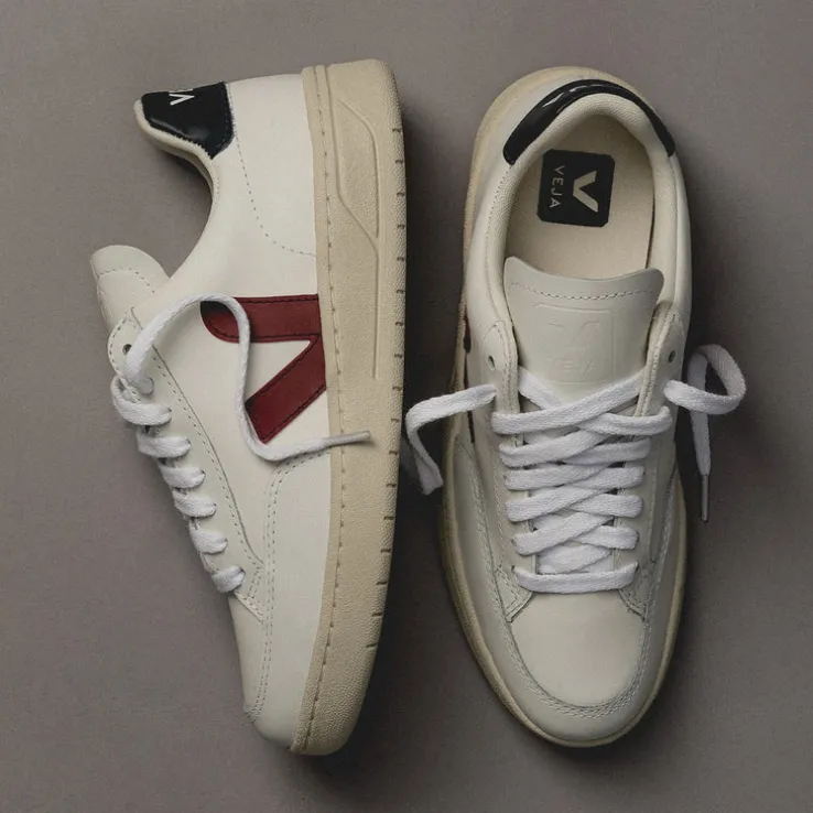 Veja V-12 Leather W
