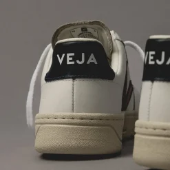 Veja V-12 Leather W
