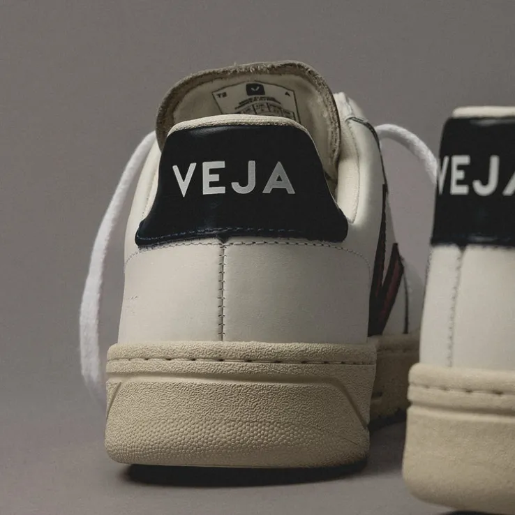 Veja V-12 Leather W