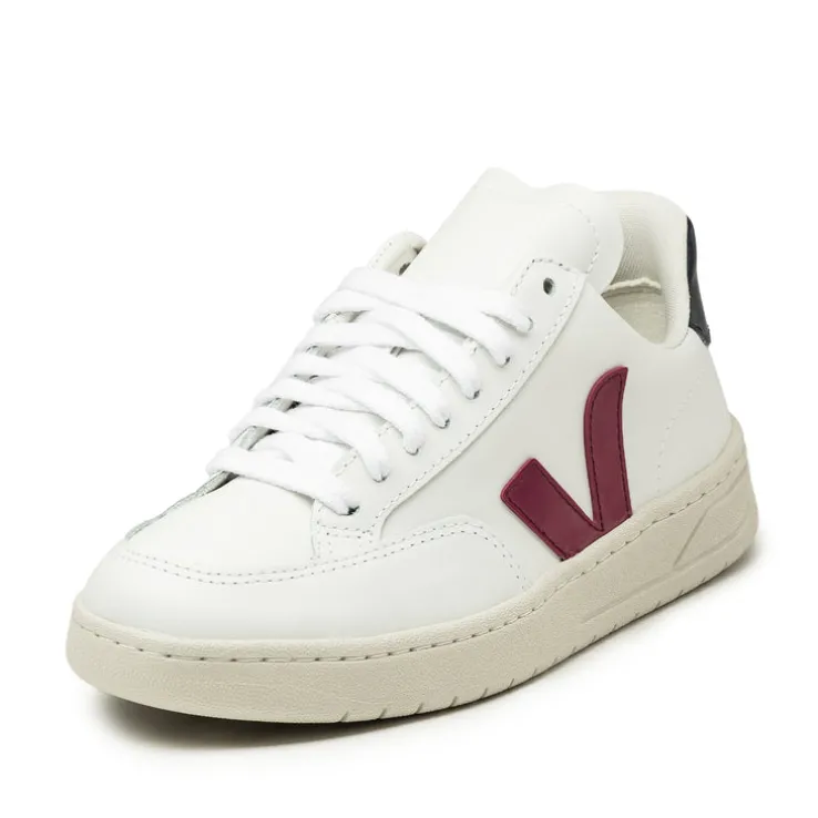 Veja V-12 Leather W